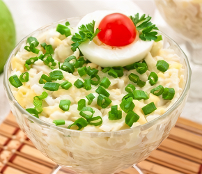 Фотография рецепта Салат с кальмарами, яблоками и сыром