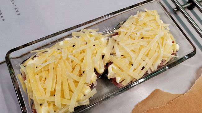 Фото шага рецепта Мясо по-французски с майонезом 32718 шаг 3