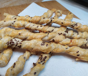 Фотография рецепта Хлебные палочки с сыром и семенами льна