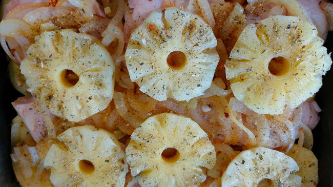 Фото шага рецепта Запеченная курица с ананасом 174628 шаг 10
