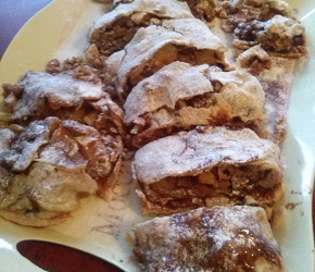 Фотография рецепта Яблочный штрудель с грецкими орехами