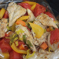Фотография рецепта Запеченная, диетическая, сочная куриная грудка с овощами автор Ольга Лишаева