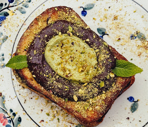 Фотография рецепта Дубайская бриошь с фисташкой и нутеллой