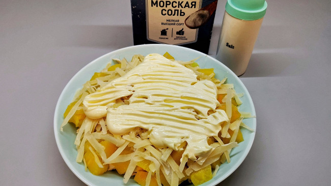 Фото шага рецепта Салат с курицей, сыром и ананасами 42952 шаг 6