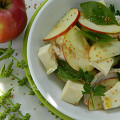 Фотография рецепта Салат с курицей, яблоками и сыром автор Кухаренчиха