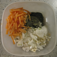Говядина по-бургундски с жемчужным луком