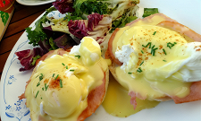 Фото рецепта Бенедиктинские яйца (Eggs Benedict)