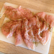 Рулетики из куриного филе со шпинатом и сыром