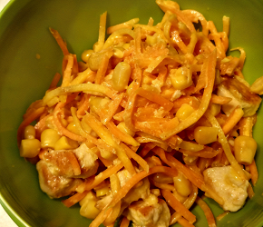Фотография рецепта Салат из курицы с корейской морковью и кукурузой