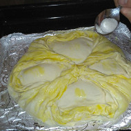 Пирог с брусникой и яблоками
