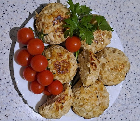 Фотография рецепта Сочные рубленые куриные котлеты с овсяными хлопьями в духовке