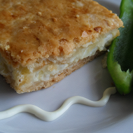 Луковый пирог с сыром