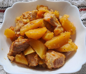 Фотография рецепта Тушеный картофель с мясом на сковороде