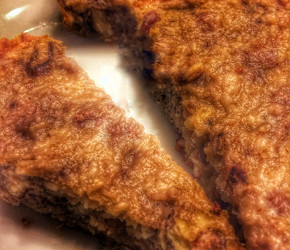 Фотография рецепта Бананово-яблочный пирог с орехами и изюмом