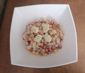Фотография рецепта Салат с копченой курицей и пармезаном