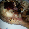 Фотография рецепта Курица, фаршированная орехами и черносливом, с ежевичным соусом автор Алексей Зимин