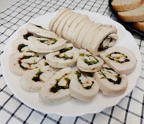Фотография рецепта Рулет из куриного филе со шпинатом