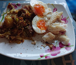 Фотография рецепта Судак с картофелем, луком-пореем и польским соусом