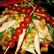 Салат «Цезарь» с курицей и беконом