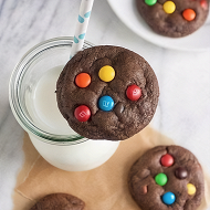 Мягкое шоколадное печенье с M&M’s