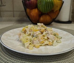 Фотография рецепта Салат из копченной курицы и пекинской капусты