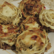 Стожки с фаршем, грибами и тертым картофелем