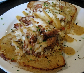 Фотография рецепта Гренки с курицей и сыром