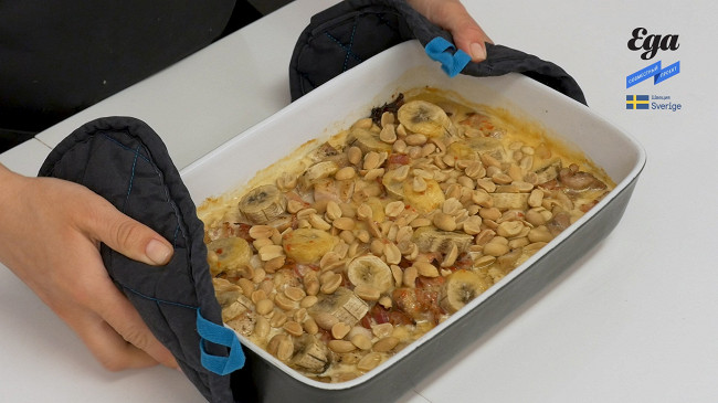 Фото шага рецепта Запеченная курица с арахисом «Летящий Якоб» 136794 шаг 4