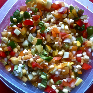 Сальса с персиками и кукурузой