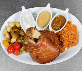 Фотография рецепта Свиная рулька с тушеной капустой и картофелем
