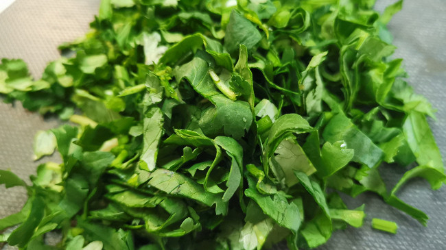 Фото шага рецепта Салат с огурцом и яйцом 188892 шаг 3