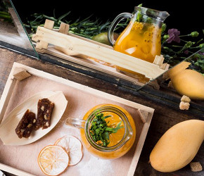 Фотография рецепта Зеленый айс-ти с манго, тархуном и маракуйей