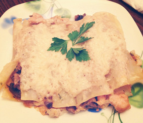 Фотография рецепта Каннеллони фаршированные курицей и грибами под соусом бешамель