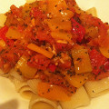 Фотография рецепта Паста с томатами и перцами (Bombolotti con peperoni e pomodori) автор Catherine