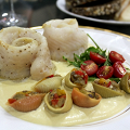 Фотография рецепта Рыбные рулеты с соусом сабайон из сладкой кукурузы и фаршированные мини-конкильони автор Ираида Корягина