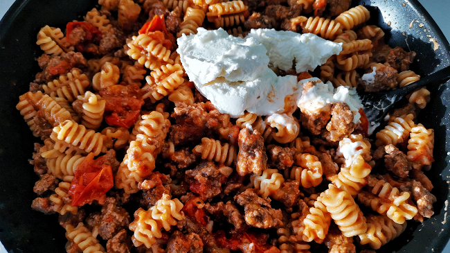 Фото шага рецепта Мясная паста радиатори с томатным соусом 151217 шаг 16