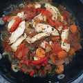 Фотография рецепта Диетическая тушеная куриная грудка без соли с имберем автор Катя Кожевникова