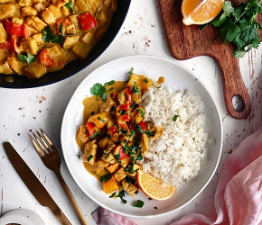 Фотография рецепта Курица с ананасами в соусе карри