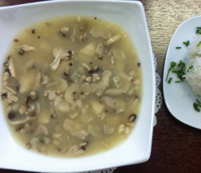 Фотография рецепта Куриный суп с лимонной травой  и лаймом