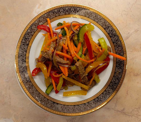 Фотография рецепта Салат с говядиной и овощами по-азиатски