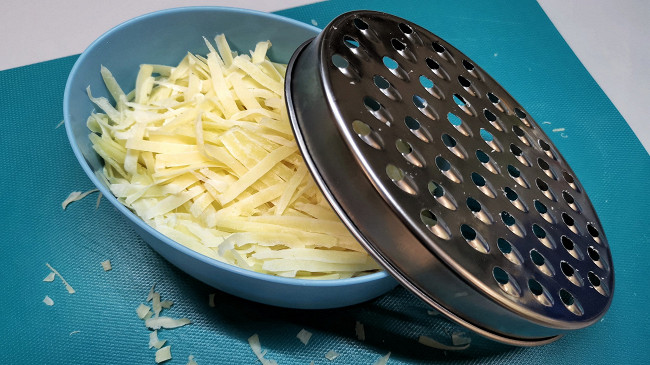 Фото шага рецепта Салат с курицей, сыром и ананасами 42952 шаг 3