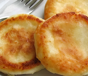 Фотография рецепта Сырники с курагой и грецкими орехами