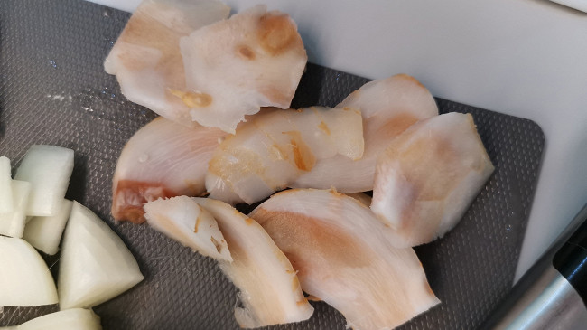 Фото шага рецепта Грудка индейки в кокосовом молоке 187321 шаг 3