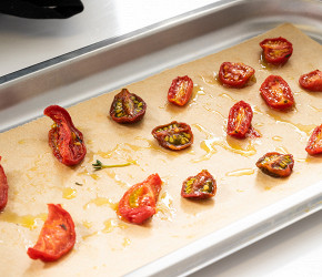 Фотография рецепта Вяленые помидоры с чесноком и тимьяном