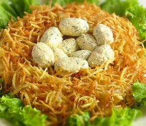 Фотография рецепта Салат с курицей «Гнездо глухаря»