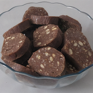 Десертная колбаса из печенья и какао