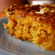 Манная запеканка с грецкими орешками и изюмом