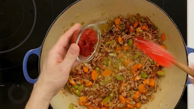 Фото шага рецепта Итальянское мясное рагу кода алла ваччинара 124972 шаг 5