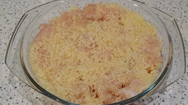 Фото шага рецепта Филе куриной грудки с рисом и тыквой, запеченное в духовке 187869 шаг 7