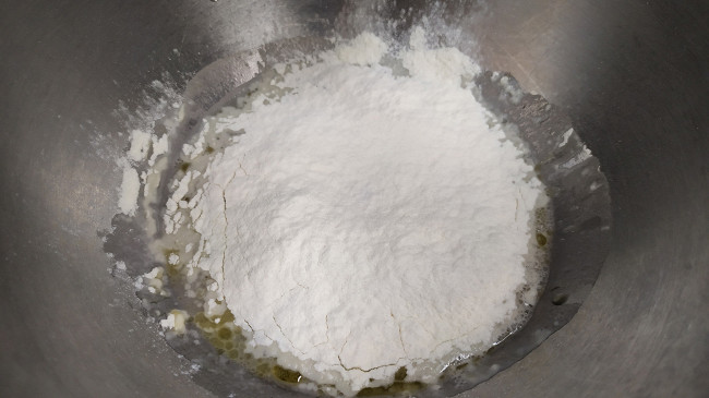 Фото шага рецепта Пицца 4 сыра 191056 шаг 5